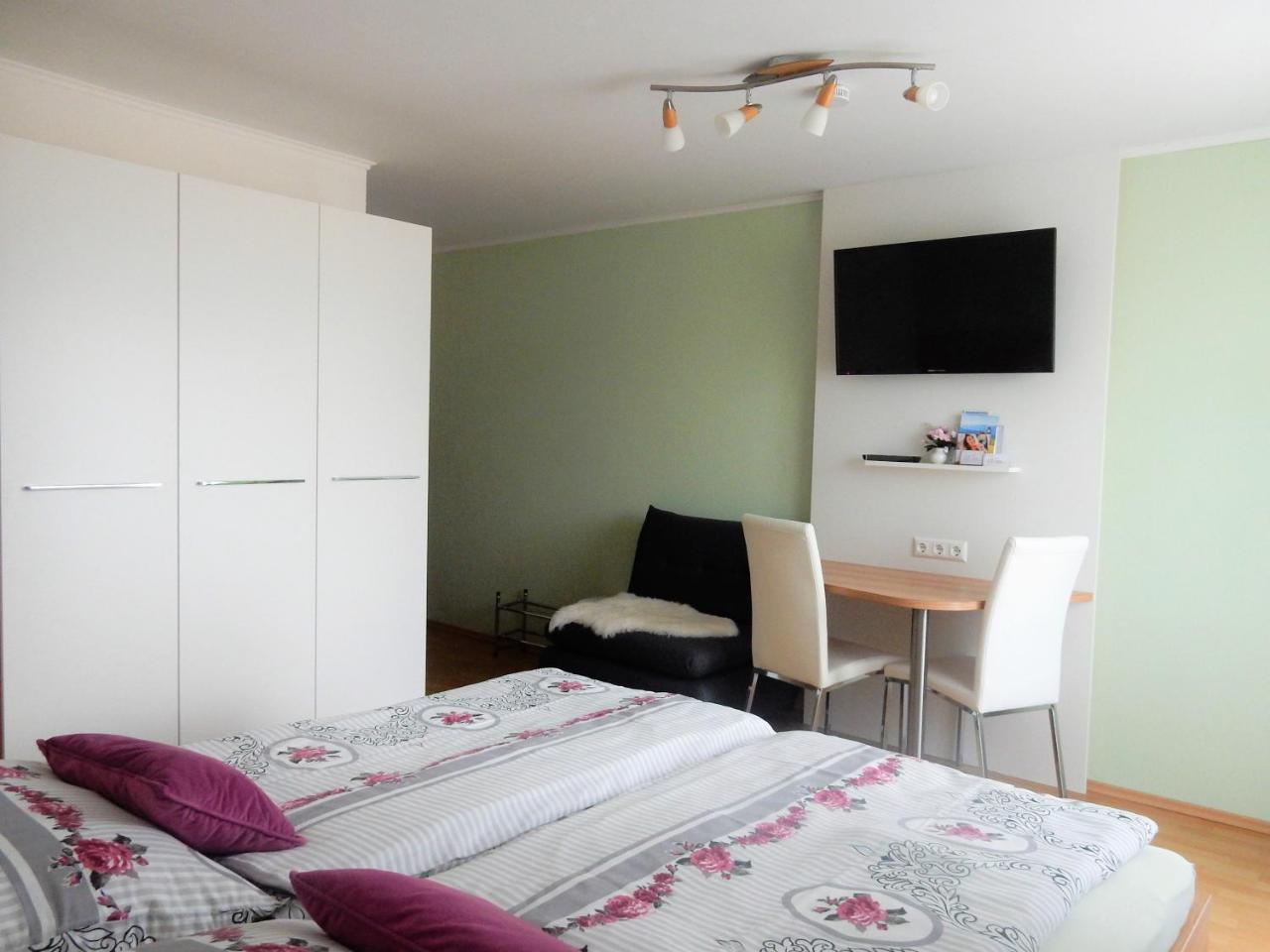 Bed and Breakfast Fruehstueckspension Lach Эберндорф Экстерьер фото