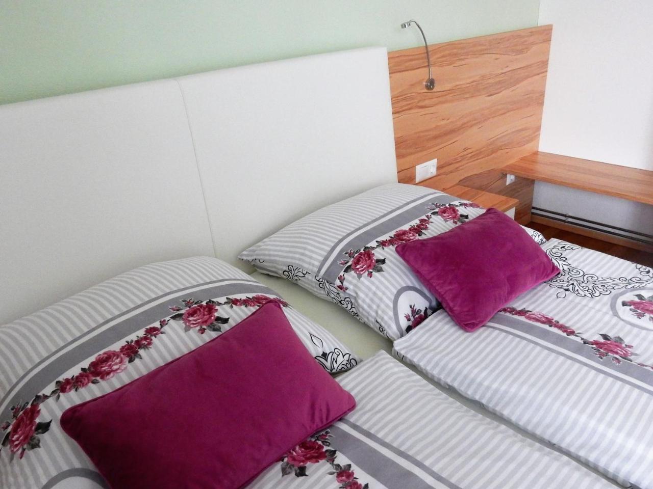 Bed and Breakfast Fruehstueckspension Lach Эберндорф Экстерьер фото